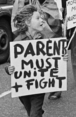Image of Parents Must Unite + Fight – Hackney Flashers: Agitprop, Labor and Socialist Feminism in England