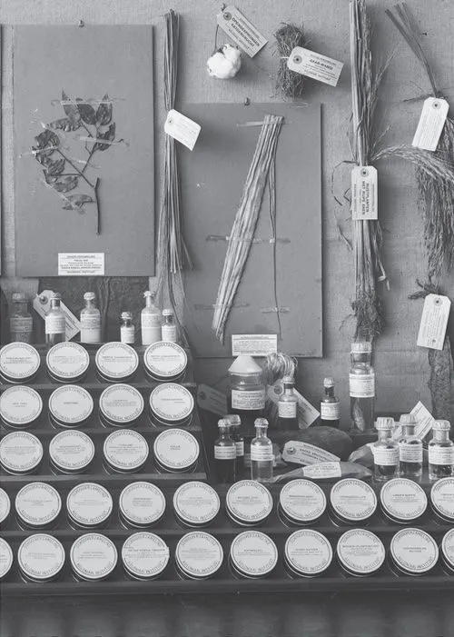 Cover Mirelle van Tulder – Emptying the Shelves